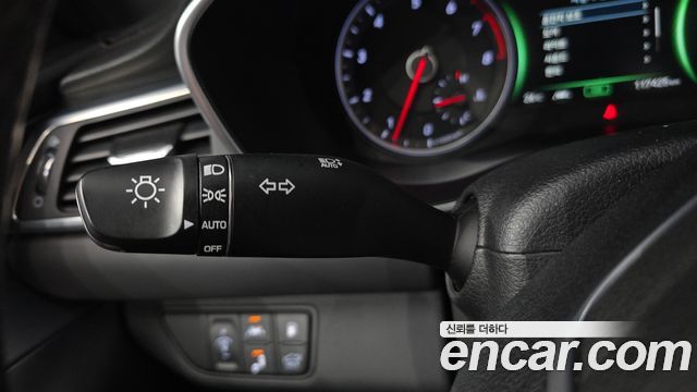Genesis G70 2019 — photo 29