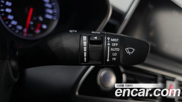 Genesis G70 2019 — photo 30