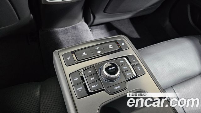 Hyundai Genesis 2016 — photo 19