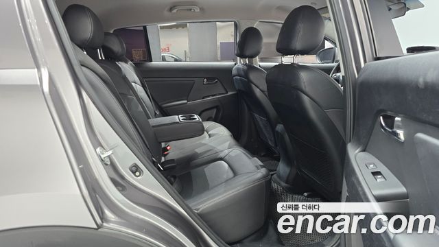 Kia Sportage 2011 — photo 17