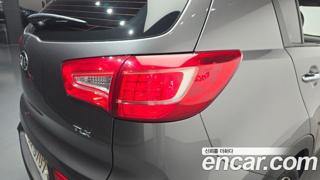 Kia Sportage 2011 — photo 9