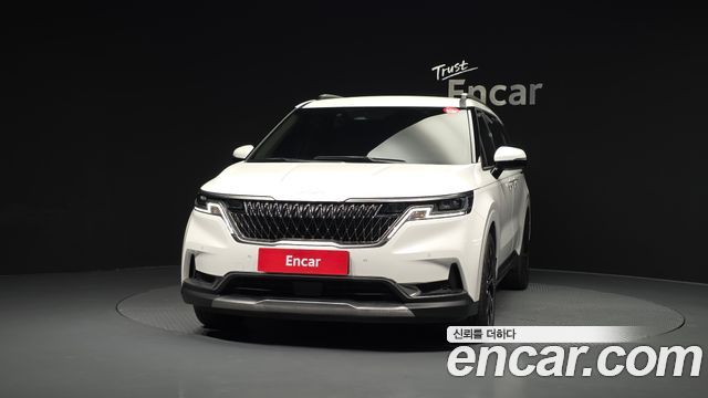 Kia Canival 2023 — photo 3