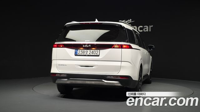 Kia Canival 2023 — photo 4