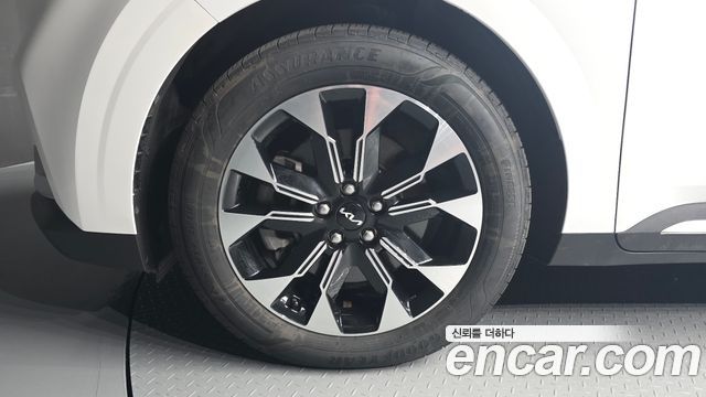 Kia Canival 2023 — photo 5