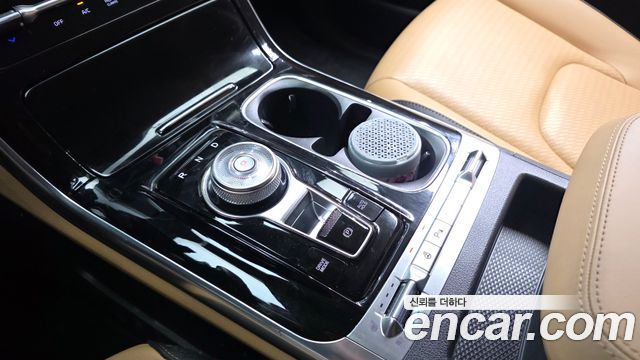 Kia Canival 2023 — photo 9