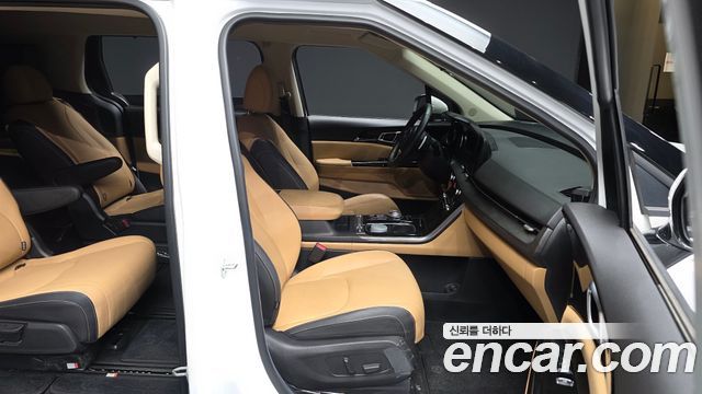 Kia Canival 2023 — photo 11