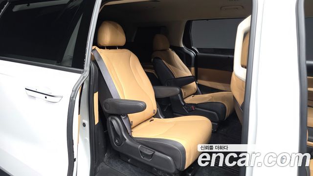 Kia Canival 2023 — photo 12