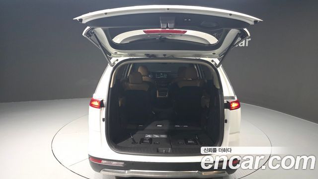 Kia Canival 2023 — photo 20