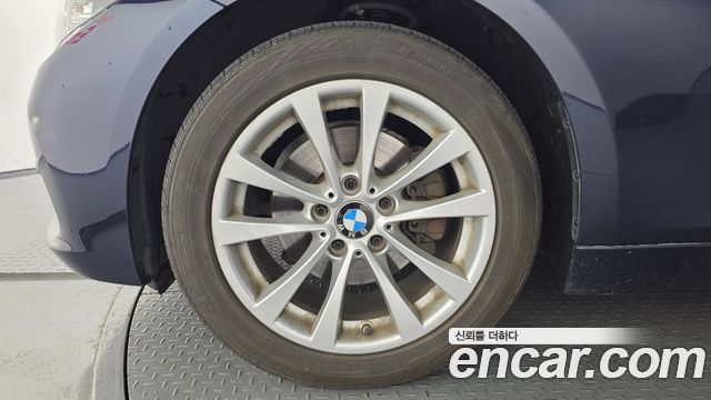 BMW 3-Series 2017 — photo 5