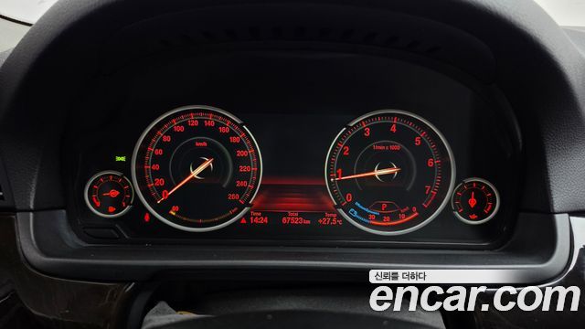 BMW 5-Series 2013 — photo 8