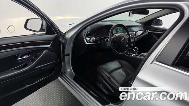 BMW 5-Series 2013 — photo 10