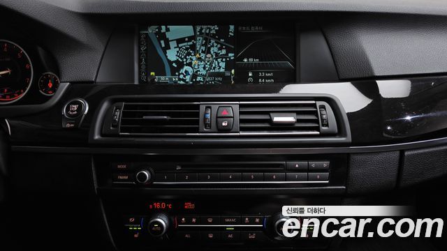 BMW 5-Series 2013 — photo 14