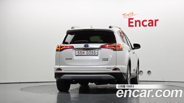 Toyota RAV4 2017 — photo 4