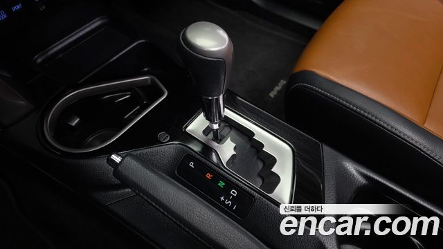 Toyota RAV4 2017 — photo 12