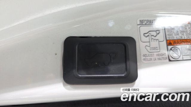 Toyota RAV4 2017 — photo 27