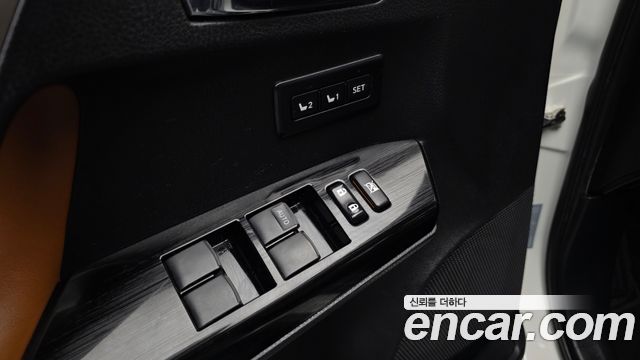 Toyota RAV4 2017 — photo 30