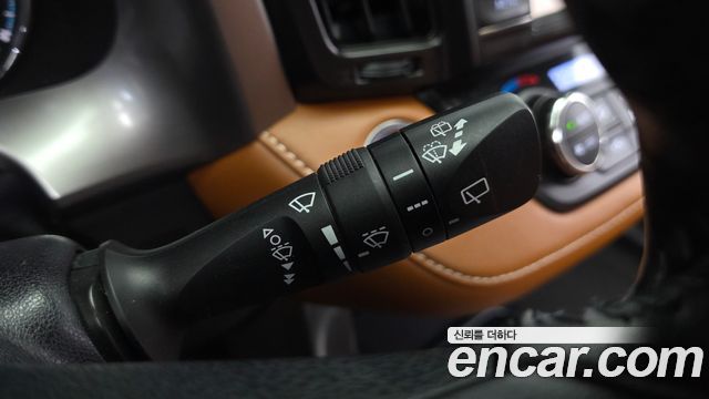 Toyota RAV4 2017 — photo 33