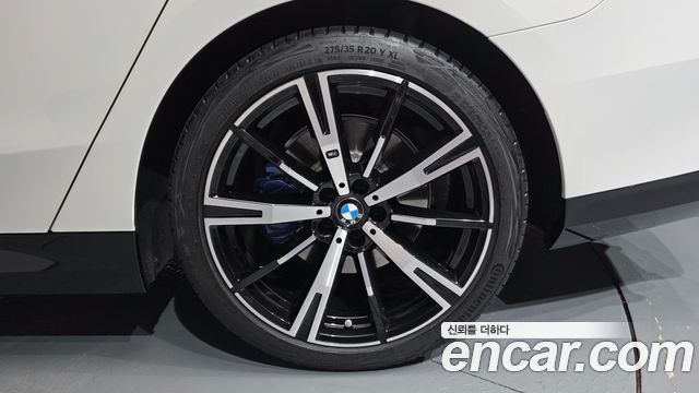BMW 5-Series 2024 — photo 7