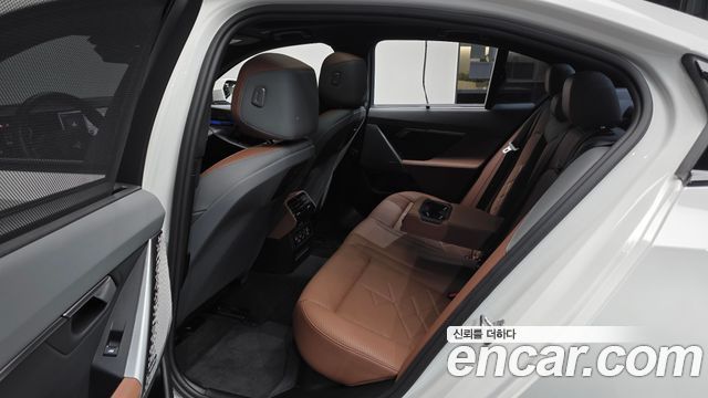 BMW 5-Series 2024 — photo 16