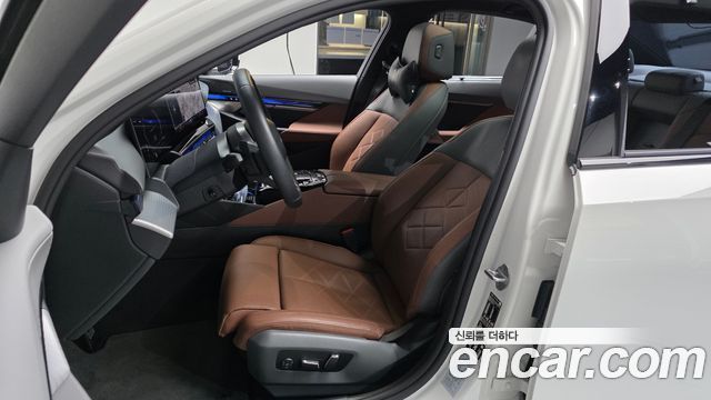 BMW 5-Series 2024 — photo 28