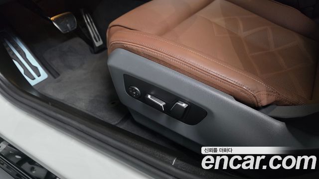 BMW 5-Series 2024 — photo 31
