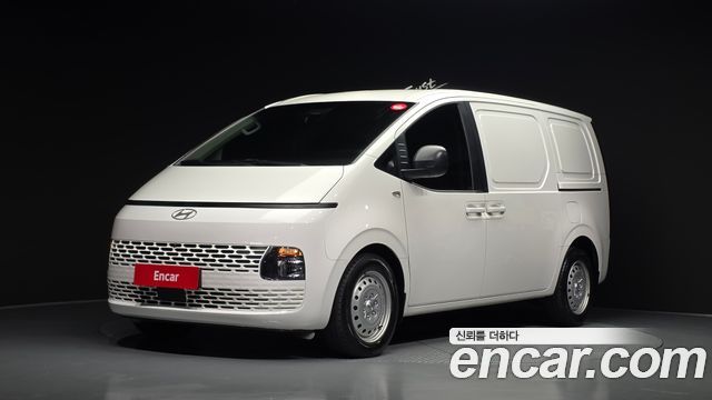 Hyundai Staria 2025 — photo 1