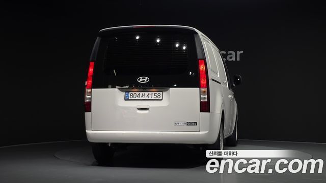 Hyundai Staria 2025 — photo 4