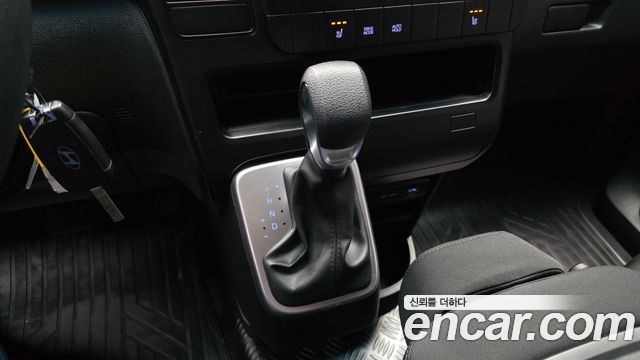 Hyundai Staria 2025 — photo 12