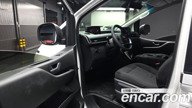 Hyundai Staria 2025 — photo 13