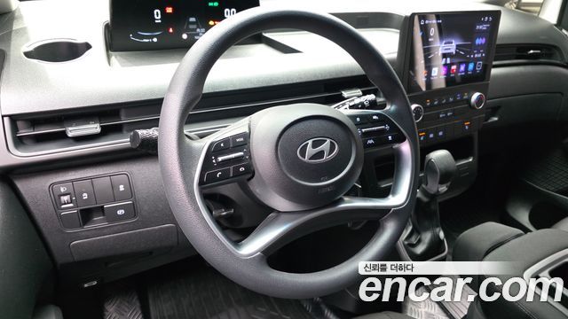 Hyundai Staria 2025 — photo 19