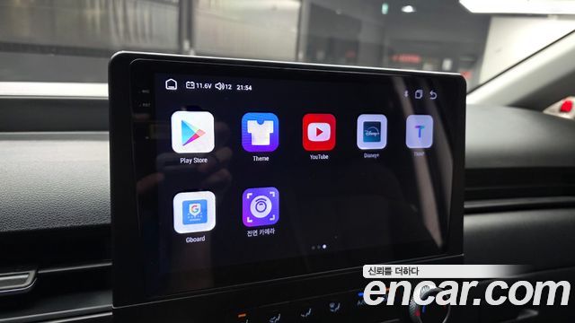 Hyundai Staria 2025 — photo 20