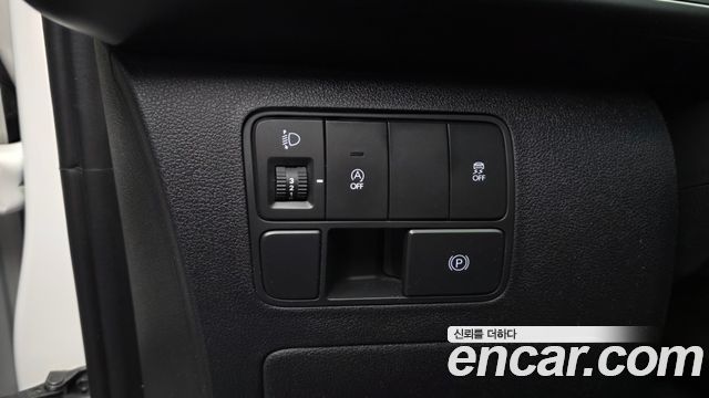 Hyundai Staria 2025 — photo 23