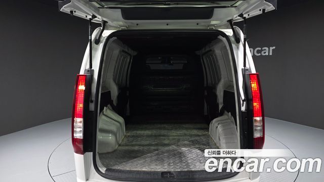 Hyundai Staria 2025 — photo 26