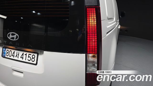 Hyundai Staria 2025 — photo 9