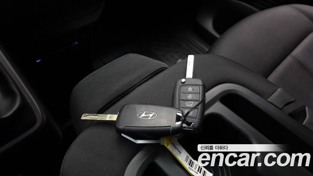 Hyundai Staria 2025 — photo 27