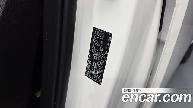 Hyundai Staria 2025 — photo 30