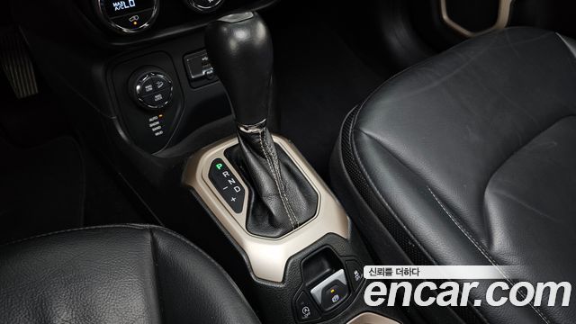 Jeep Renegade 2016 — photo 9