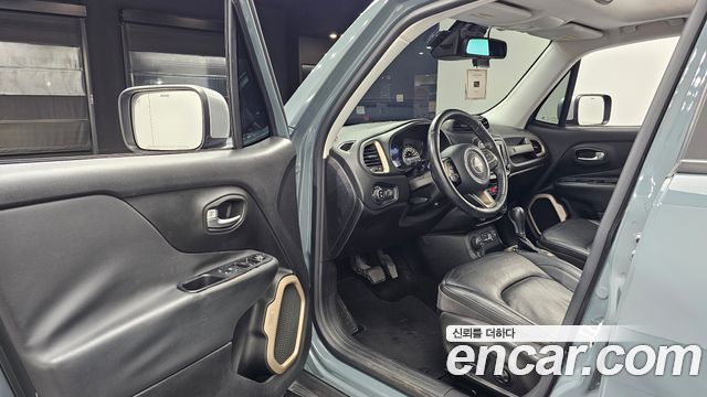 Jeep Renegade 2016 — photo 10
