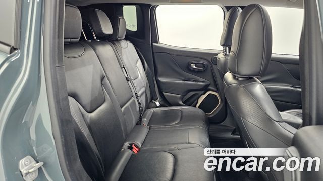 Jeep Renegade 2016 — photo 12