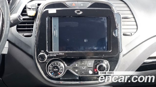 Renault Korea QM3 2016 — photo 14