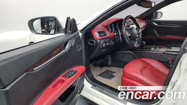 Maserati Ghibli 2018 — photo 13