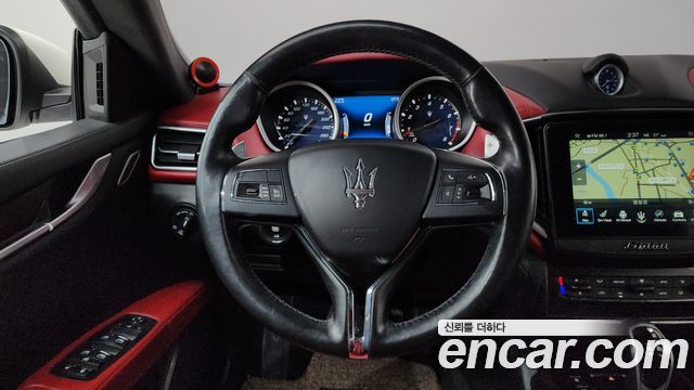 Maserati Ghibli 2018 — photo 20