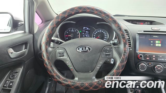 Kia K3 2016 — photo 13