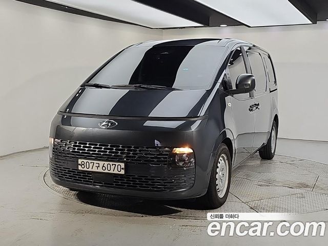 Hyundai Staria 2022 — photo 1
