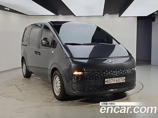Hyundai Staria 2022 — photo 2