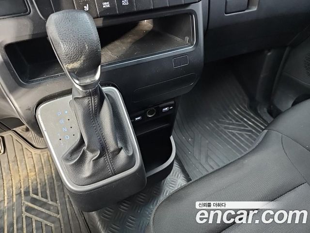 Hyundai Staria 2022 — photo 7