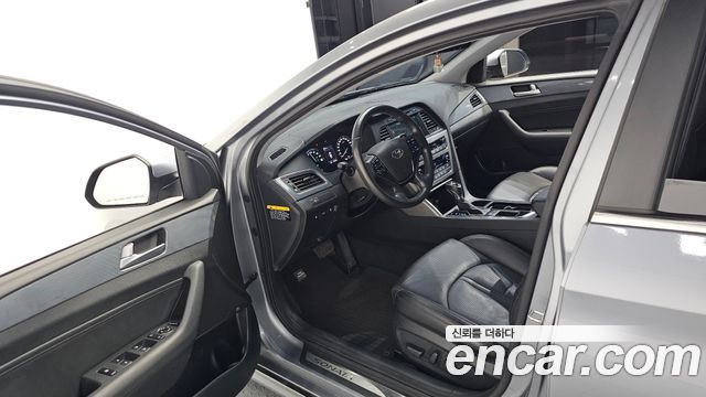 Hyundai Sonata 2016 — photo 13
