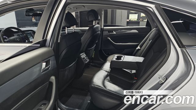 Hyundai Sonata 2016 — photo 17