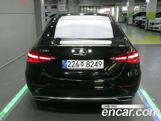 Mercedes-Benz C-Class 2023 — photo 4