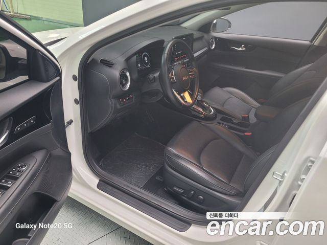 Kia K3 2022 — photo 17